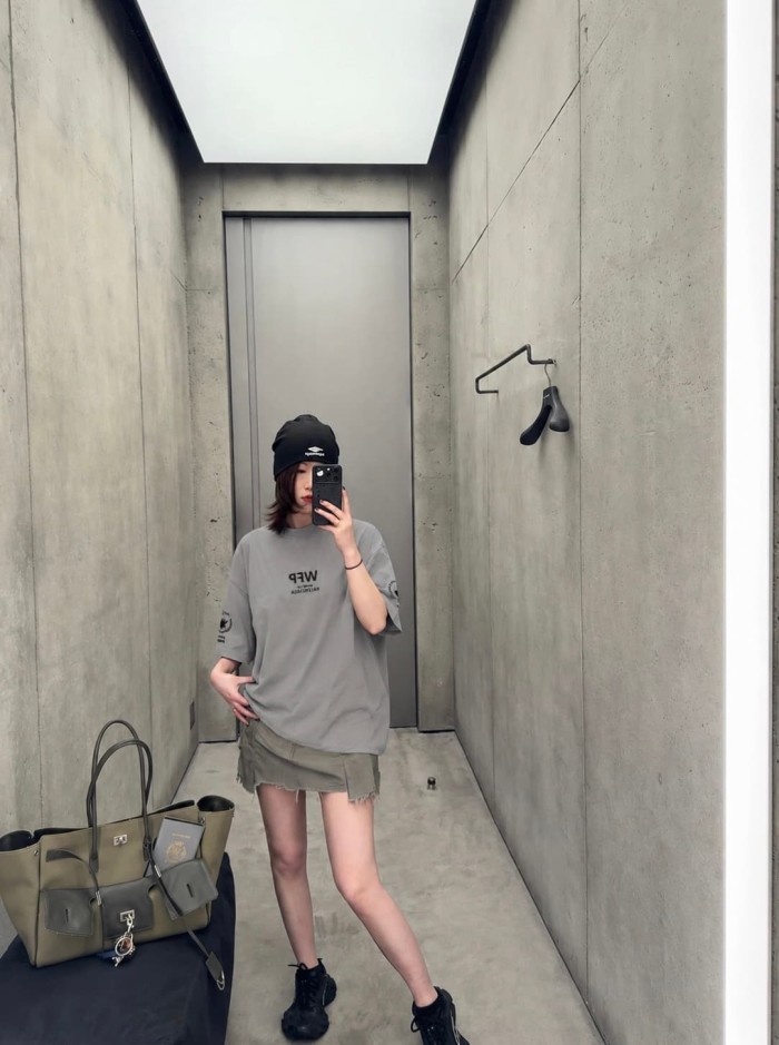 1:1 quality version WFP Small Text Logo Single Side Wheat Crest Cuff Print Back Large Paragraph English Instruction Slogan T-shirt 2 colors 29321430