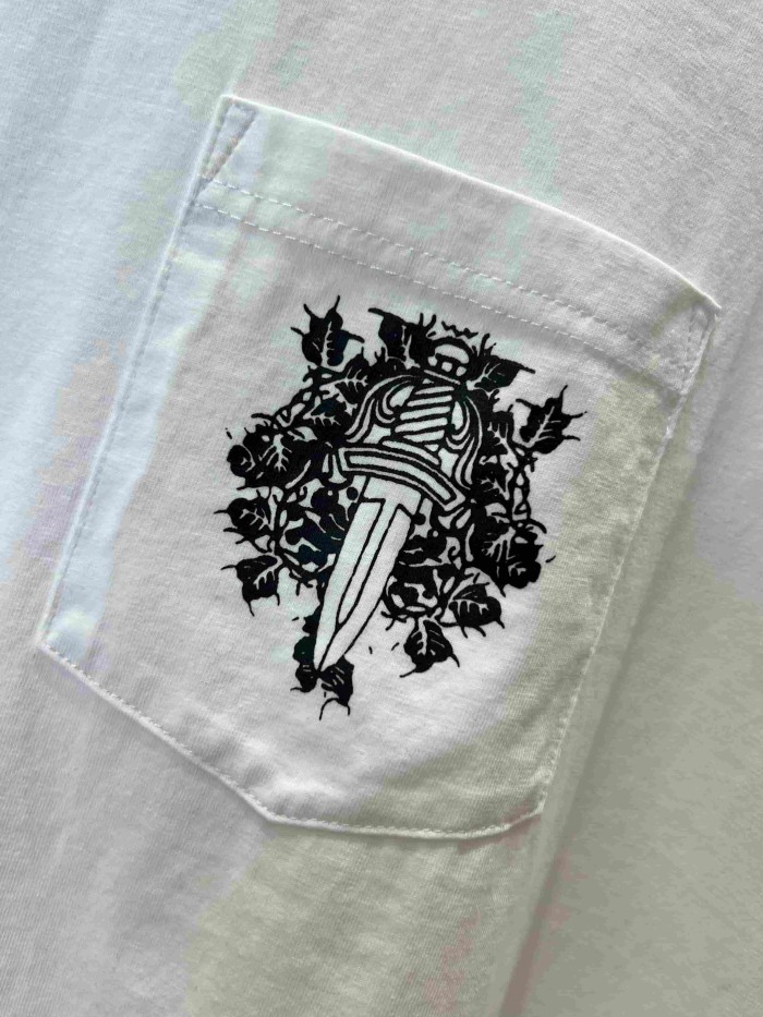 1:1 quality version Neck Wrap Gothic Letter Pocket Dagger Floral Print Back Scroll Cursive Font Oversized T-shirt 2 colors 29321079