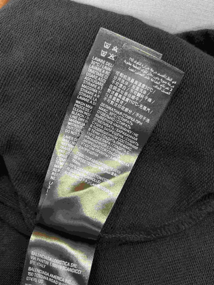 1:1 quality version Drawstring Elastic Waist Raw Edge Hem Cracked Yellow Green Paint Letter Print Wide Leg Five Inch Athletic Sweat Shorts 29321180
