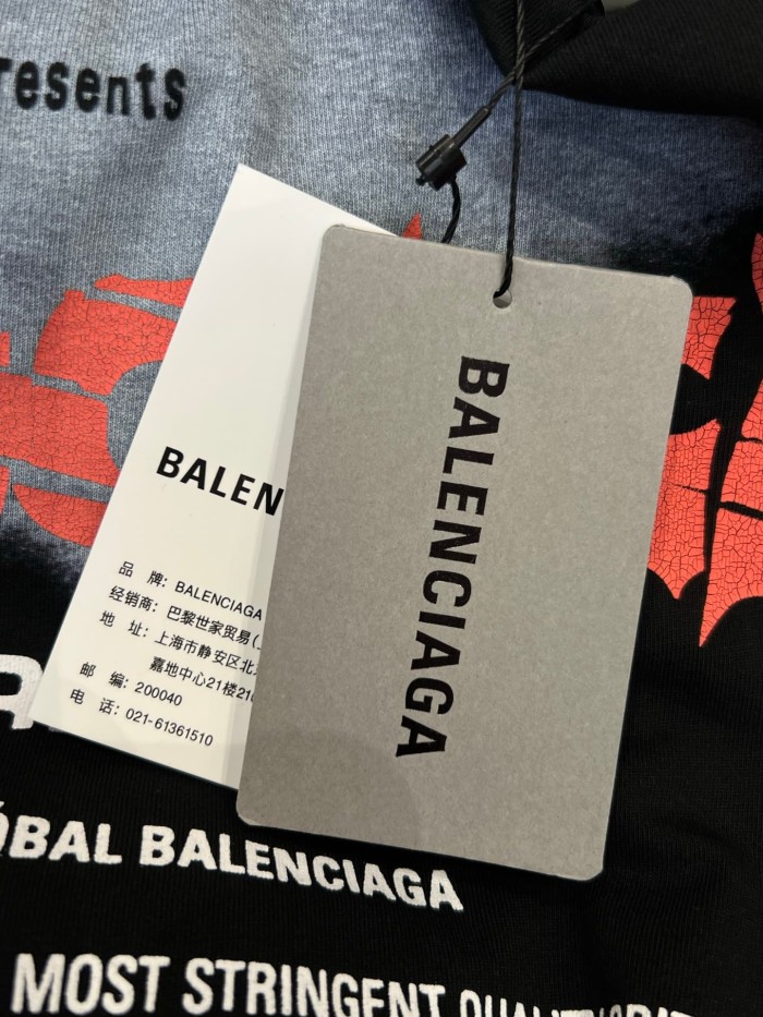 1:1 quality version Dark Style Gradient Top Hat Pattern Red Distorted Font Multi Paragraph English Slogan Print T-shirt 29321109