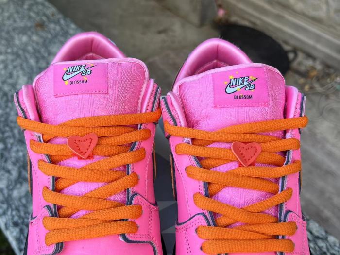 [plus-size shoes] N SB DUNK Powerpuff Girls Co-branded Blossom Pink Low Top Sneakers 29330380