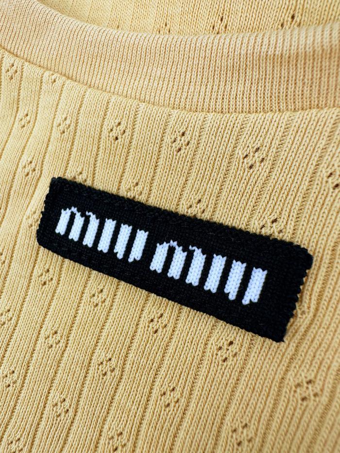 1:1 quality version Miu Woven Label Vertical Eyelet Jacquard Cuff Hem Lace Fringe Slim T-shirt 3 colors 29330298