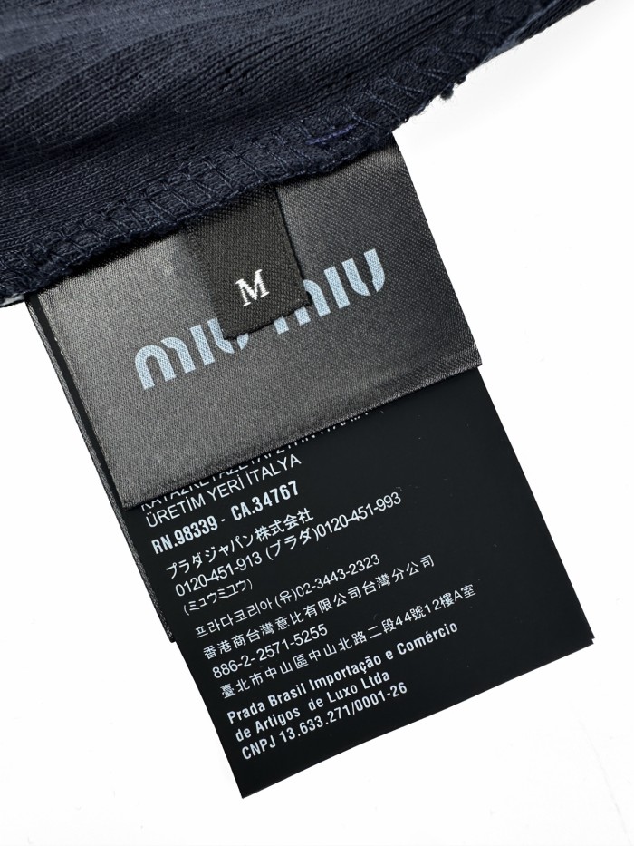 1:1 quality version Miu Woven Label Vertical Eyelet Jacquard Cuff Hem Lace Fringe Slim T-shirt 3 colors 29330298
