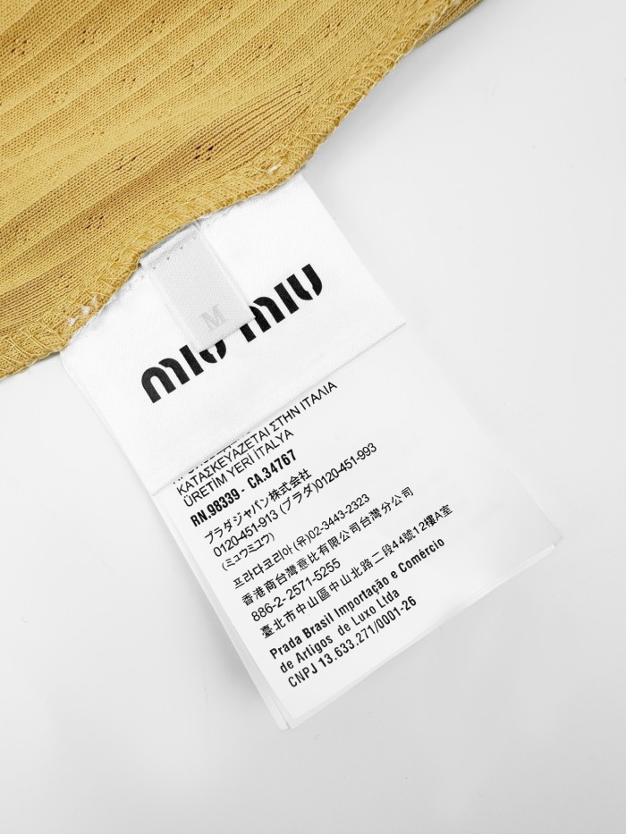 1:1 quality version Miu Woven Label Vertical Eyelet Jacquard Cuff Hem Lace Fringe Slim T-shirt 3 colors 29330298