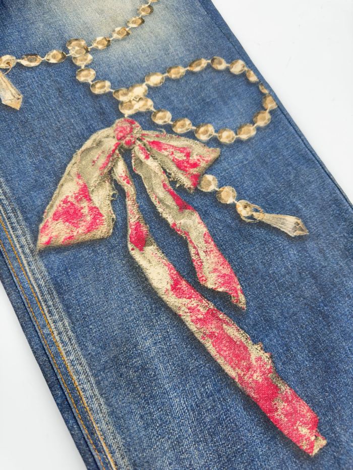 1:1 quality version Metal Chain Print Hanging Plush Bear Bow Embroidery Small Rip Loose Straight Denim Jeans 29330290