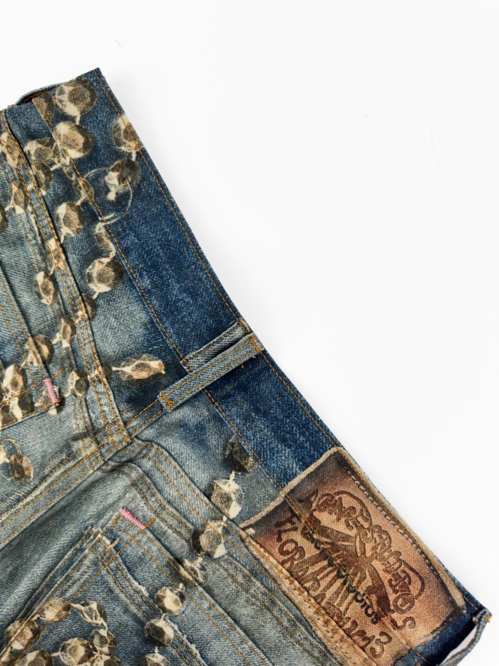 1:1 quality version Metal Chain Print Hanging Plush Bear Bow Embroidery Small Rip Loose Straight Denim Jeans 29330290