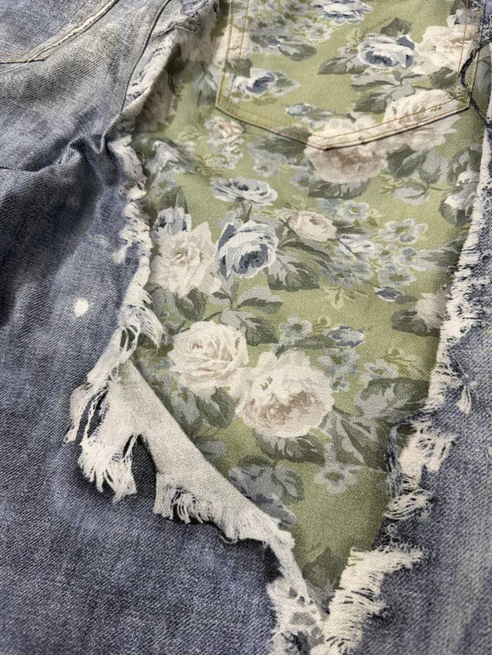 1:1 quality version Heavy Wash Bleach Torn Rip Fray Vintage Floral Lining Patch Baggy Loose Five Inch Denim Bermuda Shorts 29330260