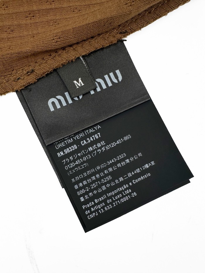 1:1 quality version Miu Woven Label Vertical Eyelet Jacquard Cuff Hem Lace Fringe Slim T-shirt 3 colors 29330298