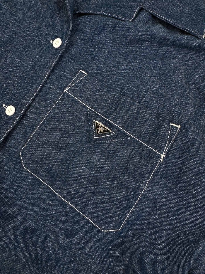 1:1 quality version Triangle Metal Badge Short Sleeve Shirt Elastic Waist Gathered Wide Leg Bermuda Shorts Two Piece Casual Set 29330316
