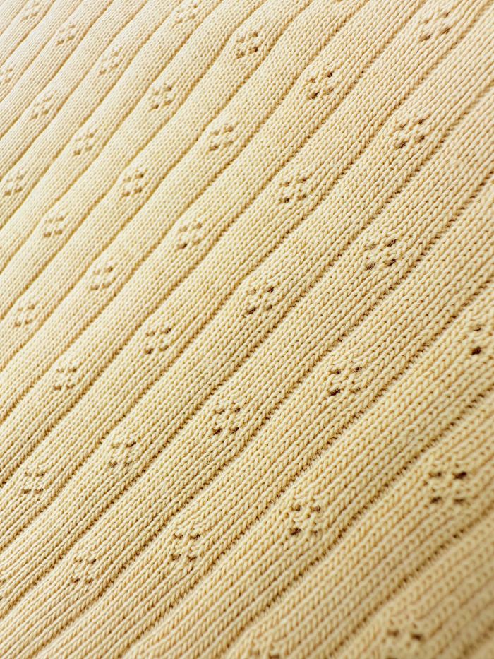 1:1 quality version Miu Woven Label Vertical Eyelet Jacquard Cuff Hem Lace Fringe Slim T-shirt 3 colors 29330298