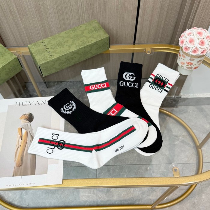 Classic Red Green Web Stripe Interlocking GG Letter Mid Calf Socks 5 Pairs Per Box 29332328