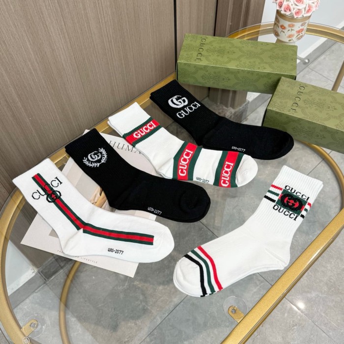 Classic Red Green Web Stripe Interlocking GG Letter Mid Calf Socks 5 Pairs Per Box 29332328