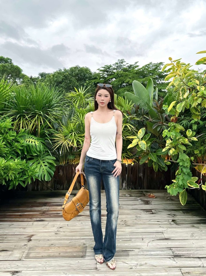 1:1 quality version Gold Slide Buckle Adjustable Thin Strap U Neck Slim Camisole Tank Top 2 colors 29334609