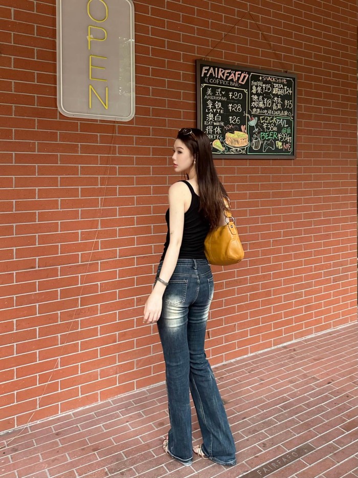 1:1 quality version Gold Slide Buckle Adjustable Thin Strap U Neck Slim Camisole Tank Top 2 colors 29334609