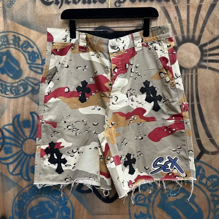 1:1 quality version Distressed Frayed Camo Cross Leather Patch Cargo Shorts 2 colors 29340825
