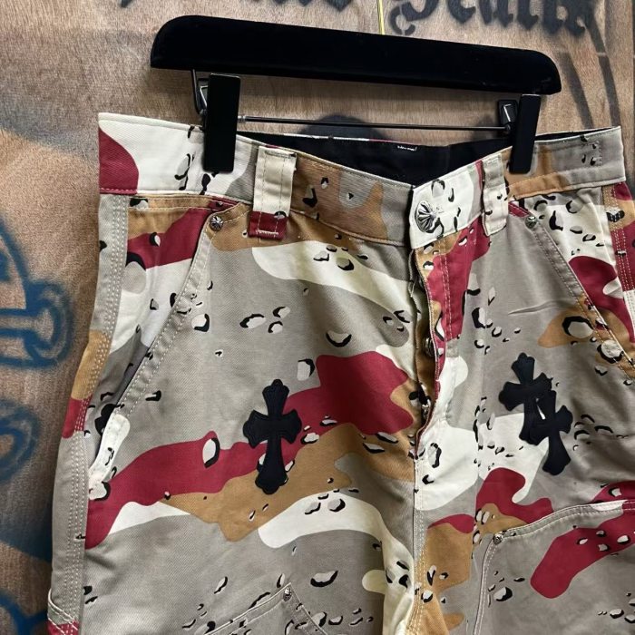 1:1 quality version Distressed Frayed Camo Cross Leather Patch Cargo Shorts 2 colors 29340825