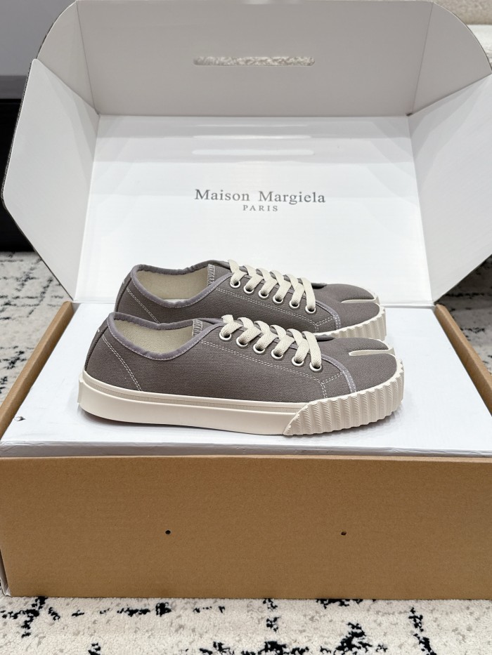 1:1 quality version Split-Toe Canvas Shoes 7 colors 29357995
