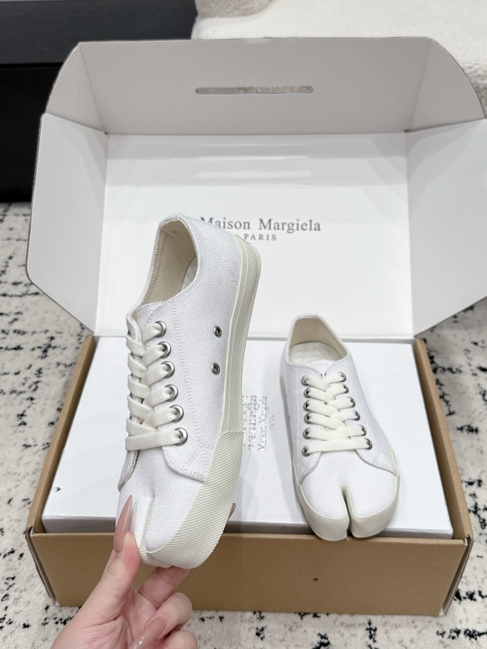 1:1 quality version Split-Toe Canvas Shoes 7 colors 29357995