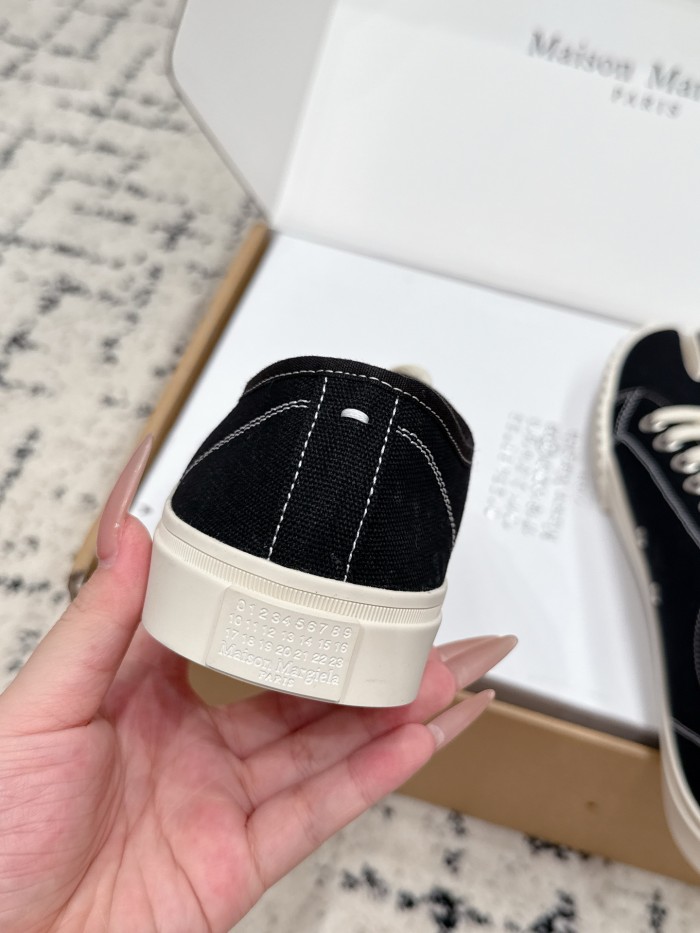 1:1 quality version Split-Toe Canvas Shoes 7 colors 29357995
