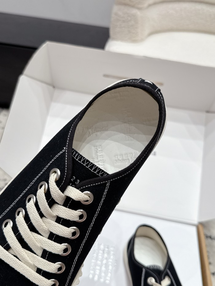 1:1 quality version Split-Toe Canvas Shoes 7 colors 29357995