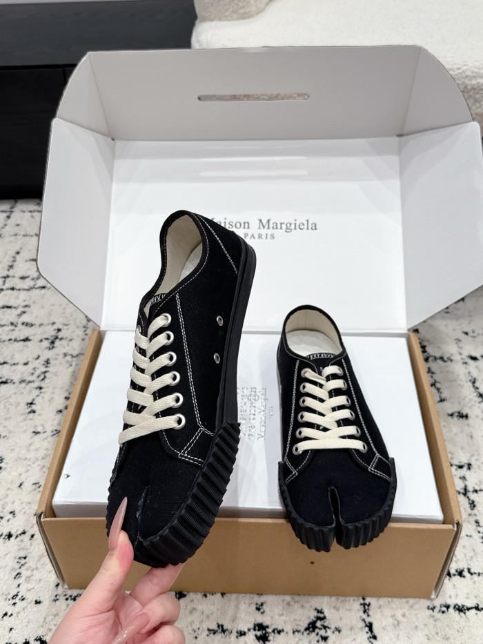 1:1 quality version Split-Toe Canvas Shoes 7 colors 29357995