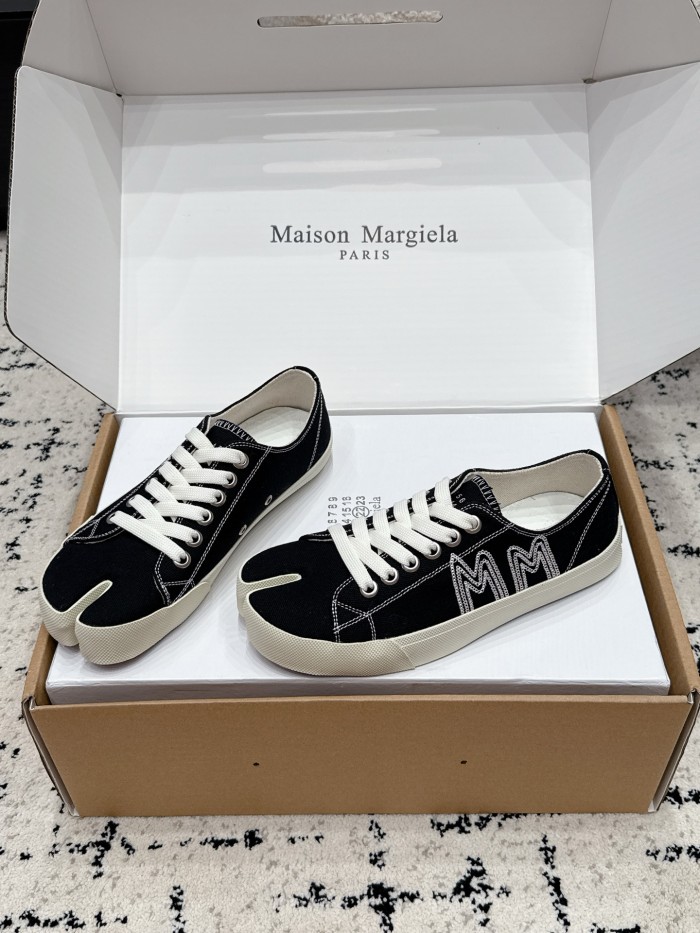 1:1 quality version Split-Toe Canvas Shoes 7 colors 29357995