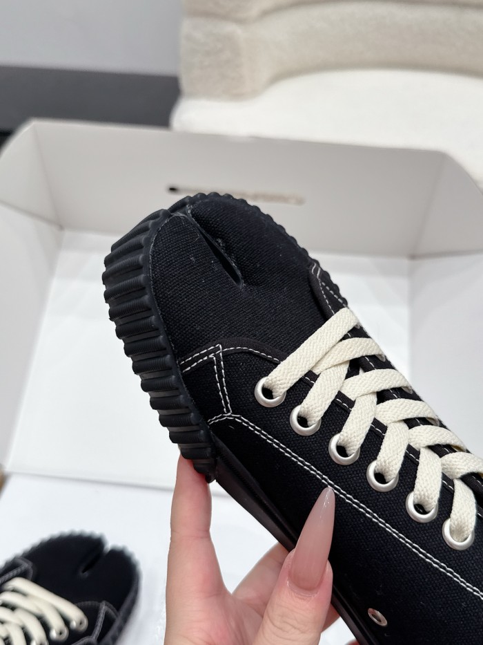 1:1 quality version Split-Toe Canvas Shoes 7 colors 29357995
