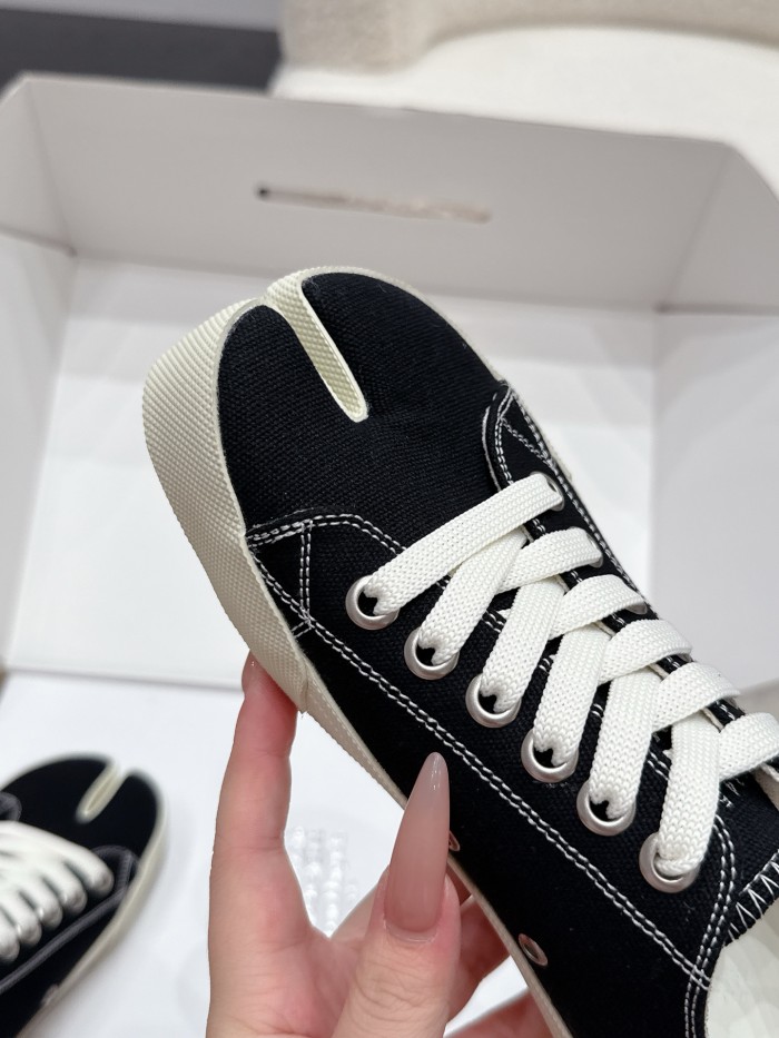 1:1 quality version Split-Toe Canvas Shoes 7 colors 29357995