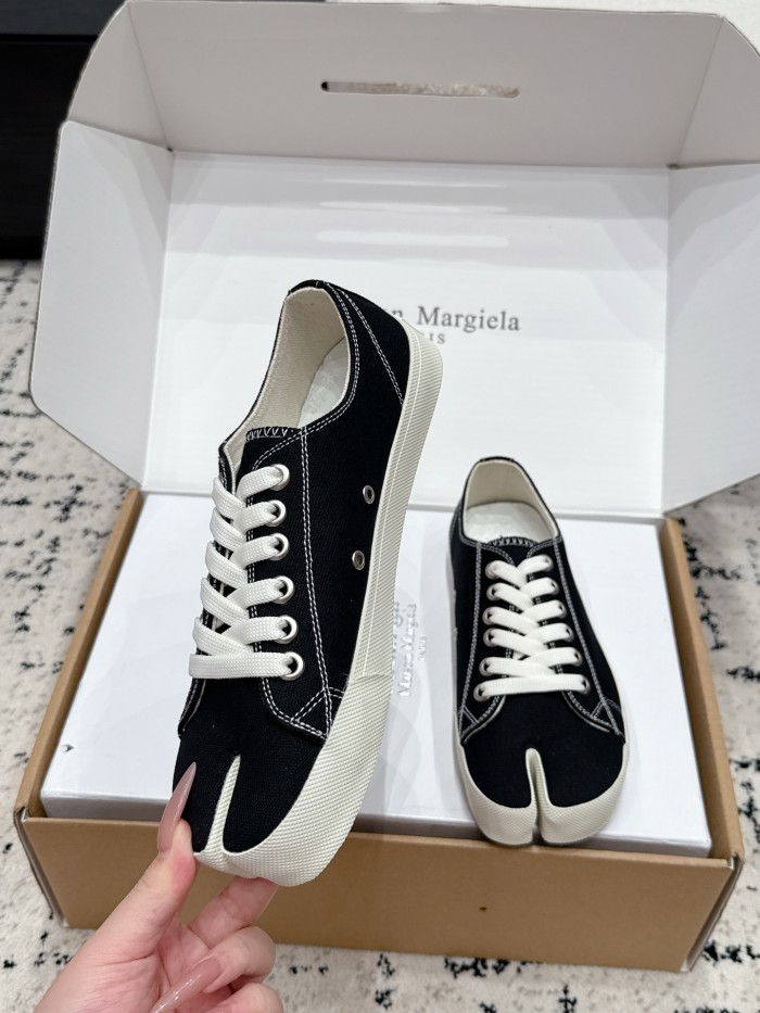 1:1 quality version Split-Toe Canvas Shoes 7 colors 29357995