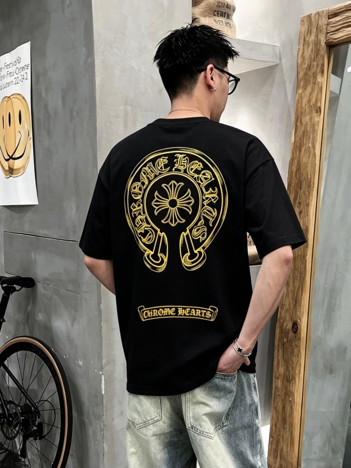 1:1 quality version Vintage Gothic Street Front Pocket Small Gold Horseshoe Cross Floral Print Back Large Gold Horseshoe Scroll Letter Graphic T-shirt 2 colors 29366340