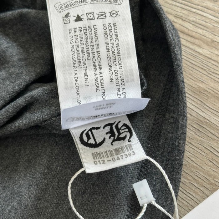 1:1 quality version Label Logo Back Cross Graphic Print Slim Fit V Neck tee for girls 29372402