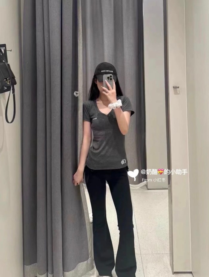 1:1 quality version Label Logo Back Cross Graphic Print Slim Fit V Neck tee for girls 29372402