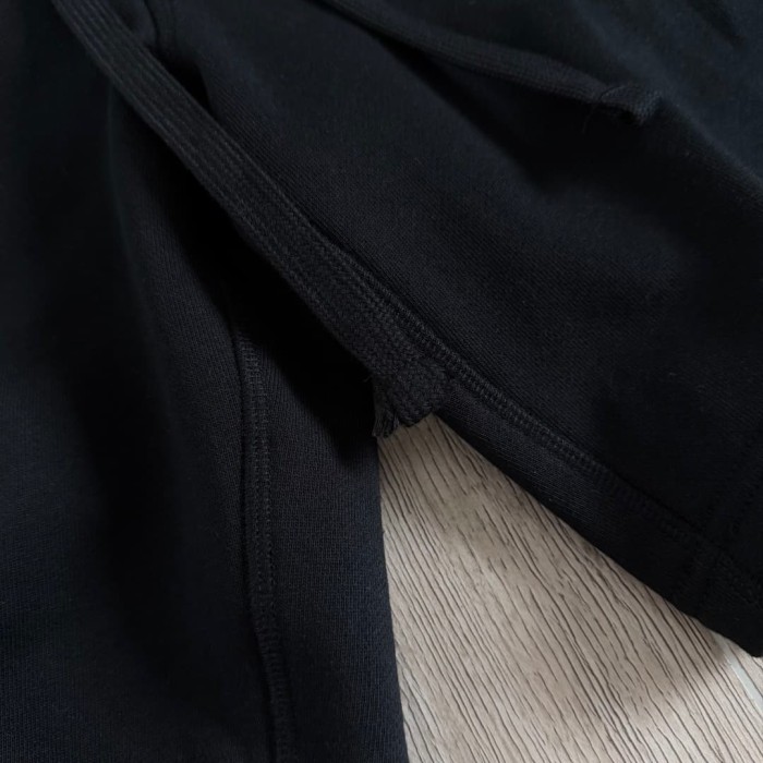 1:1 quality version Sheepskin Cross Scroll Hardware Zipper Drawstring Sweat Shorts 2 colors 29380164