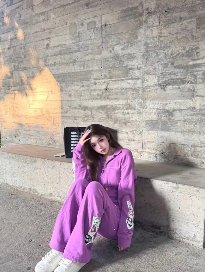 1:1 quality version Streetwear Purple Color Graffiti Slogan Poker Print Wide Leg Drawstring Casual Sweatpants 29392390