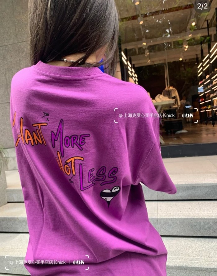 1:1 quality version Purple Pocket Graffiti Letter And Heart Dagger Print Short Sleeve Tee 29392365