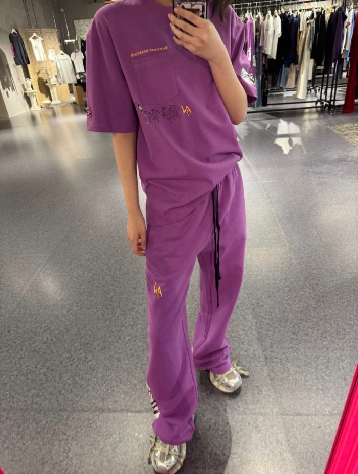 1:1 quality version Purple Pocket Graffiti Letter And Heart Dagger Print Short Sleeve Tee 29392365