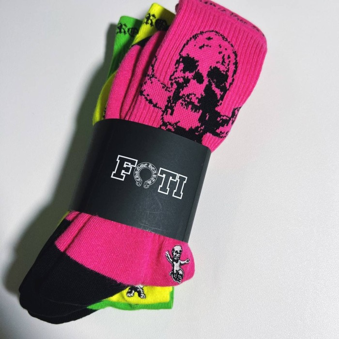 1:1 quality version Foti Skull Figure Print Colorful Thick Terry‑Sole Cotton Socks 3 Pairs Per Card 29399262
