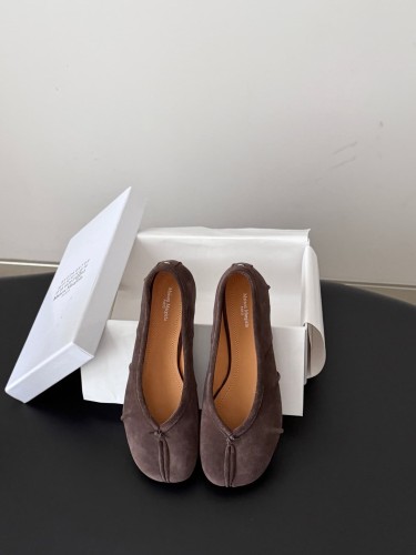 1:1 quality version Tabi Dark Brown Suede Split Toe V Neck Bow Ballet Flats Shoes 29463535