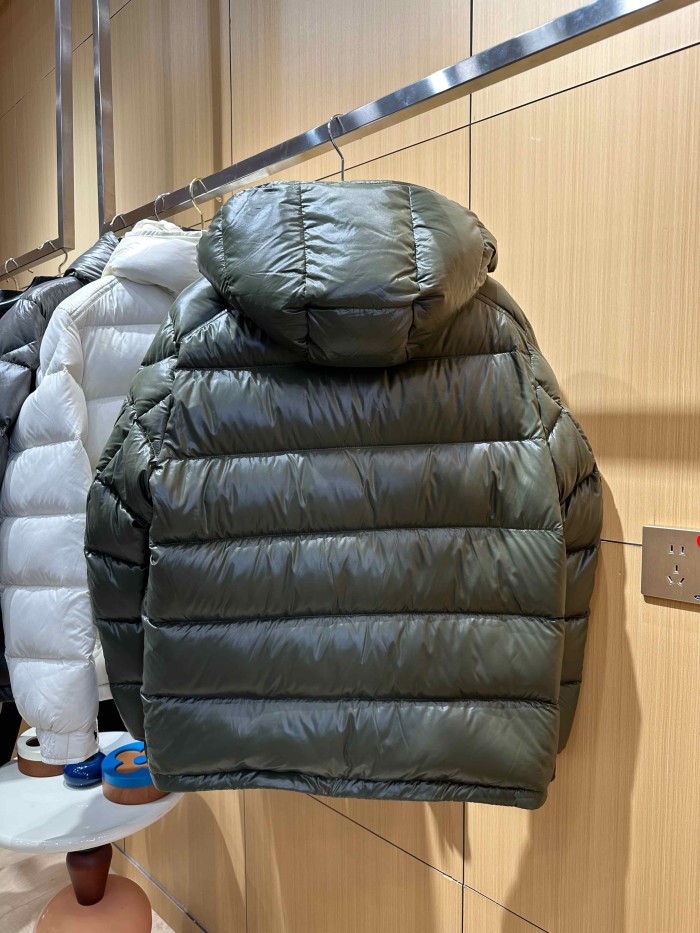1:1 quality version Classic Shiny Arm Badge Short Hooded Down Jacket 8 colors 29465593