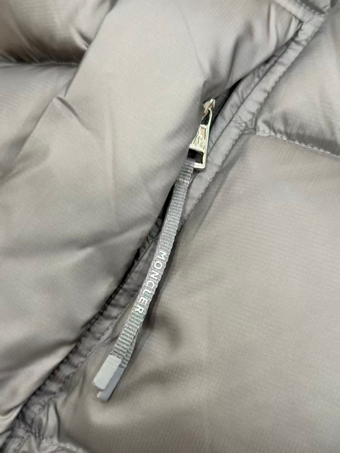 1:1 quality version Detachable Hood Stand Collar Pocket Badge Short Down Jacket 2 colors 29465384