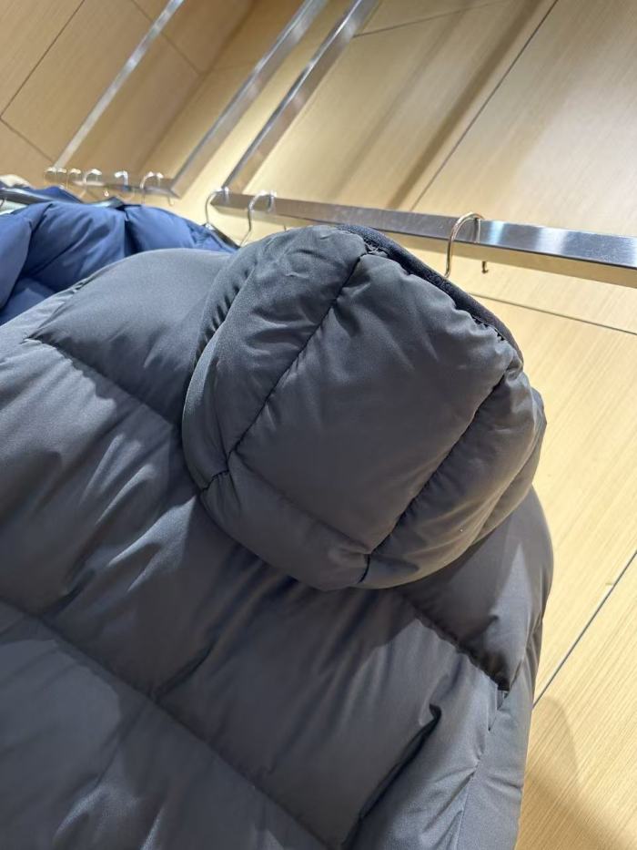 1:1 quality version CD Embroidered Logo Hooded Quilted Down Jacket 2 colors 29481998