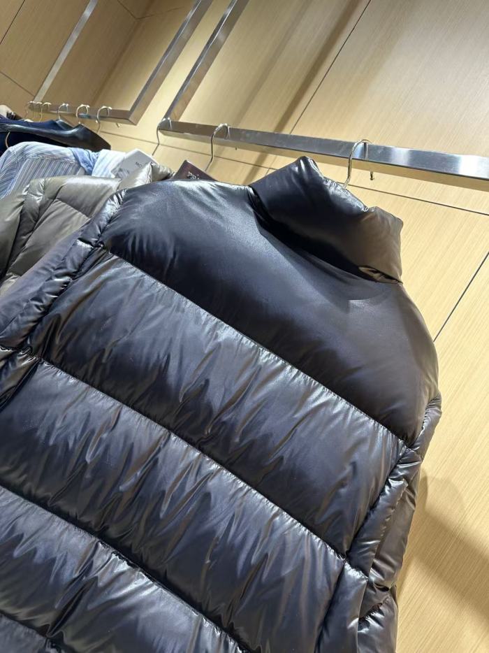 1:1 quality version Metal Triangle Logo Stand Collar Quilted Zip-Up Down Jacket 2 colors 29481594