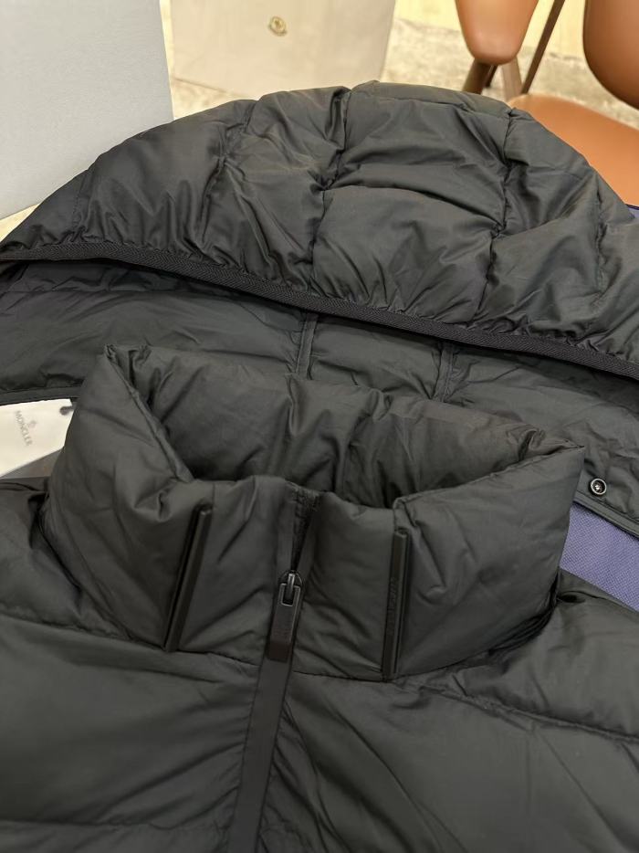 1:1 quality version Solid Color Hooded Badge Zipper Sleeveless Down Vest 2 colors 29495381