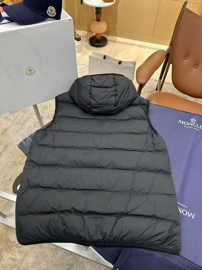 1:1 quality version Solid Color Hooded Badge Zipper Sleeveless Down Vest 2 colors 29495381