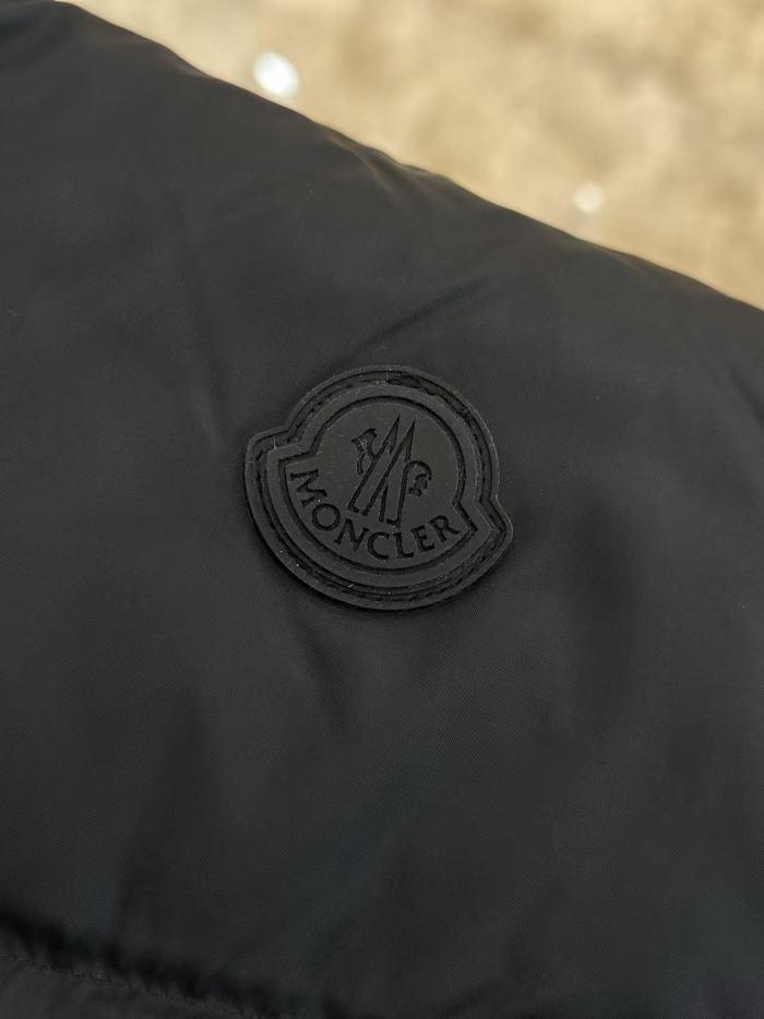 1:1 quality version Stand Collar Spliced Badge Logo Down Vest 2 colors 29495287