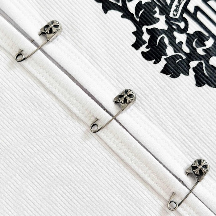 1:1 quality version Sword Vine Shield Emblem Print Silver Pin Ribbed Slim Cropped Tank Top for girls 29495022
