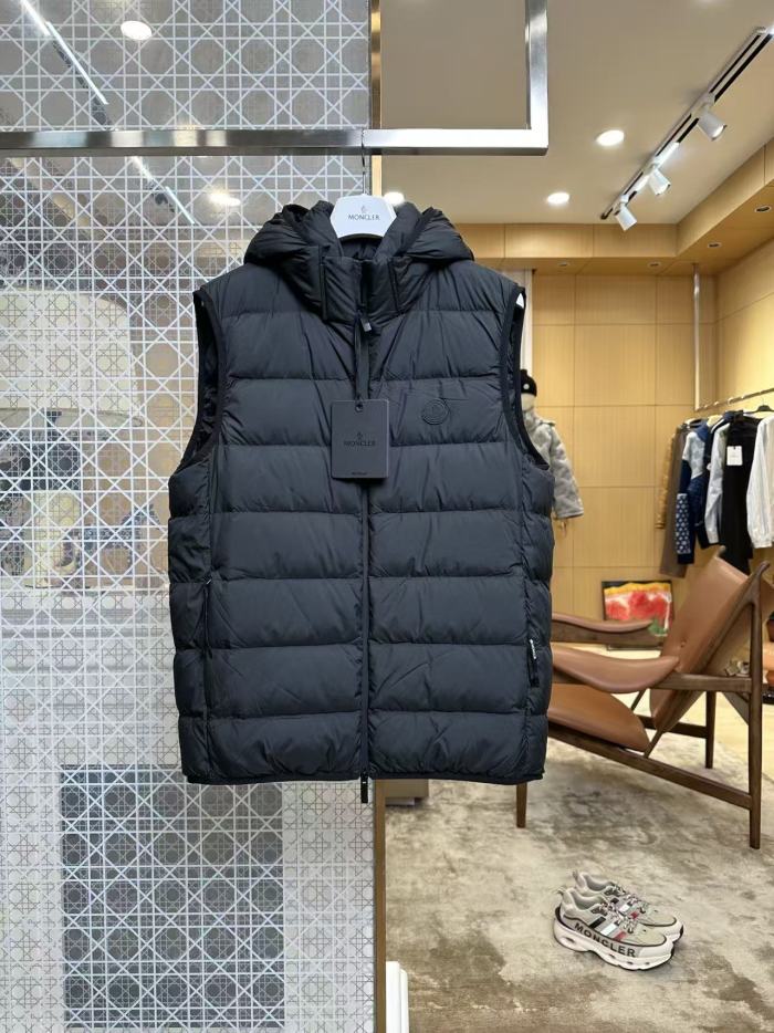 1:1 quality version Solid Color Hooded Badge Zipper Sleeveless Down Vest 2 colors 29495381