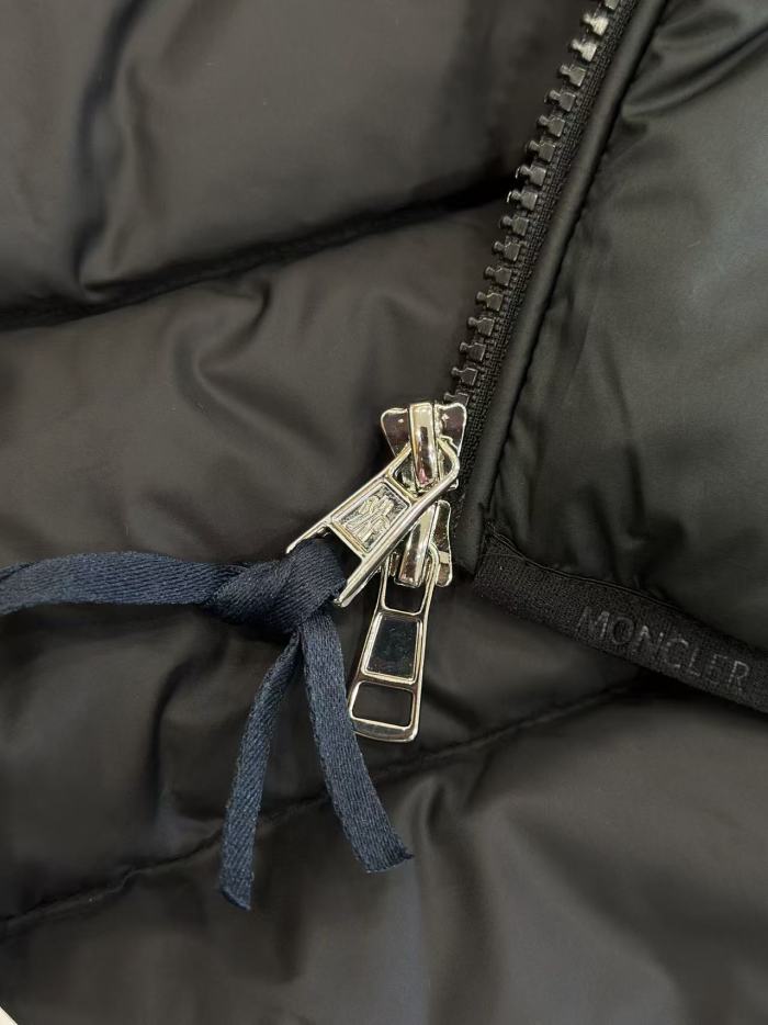 1:1 quality version Stand Collar Horizontal Quilted Badge Logo Zipper Solid Down Vest 2 colors 29495410