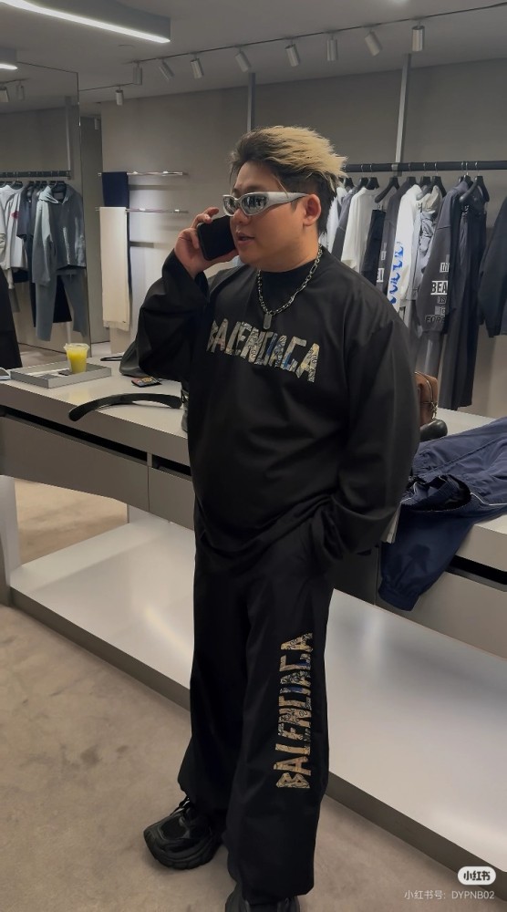 1:1 quality version Black Graffiti Collage Letter Print Oversized Crewneck Long Sleeve Tee 29503987