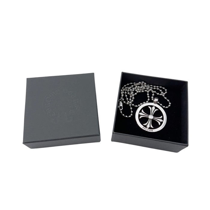 925 Silver Round Cross Openwork Pendant Necklace 29507620
